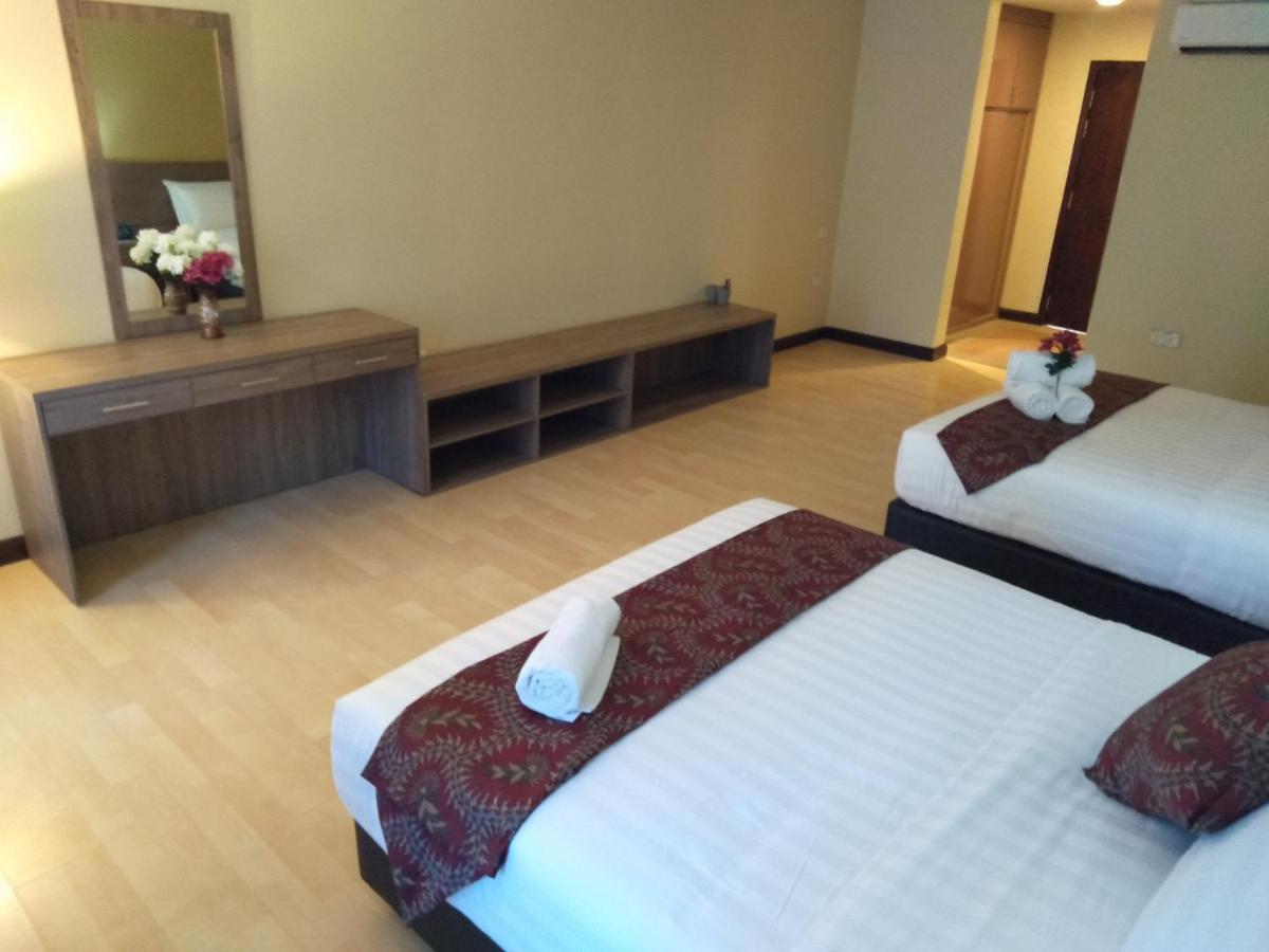 Temu Primula Hotel Kampong Seberang Timor Exterior foto